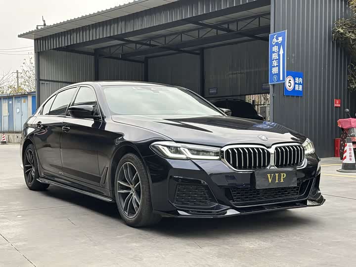 Фото 3 - BMW 5 Series
