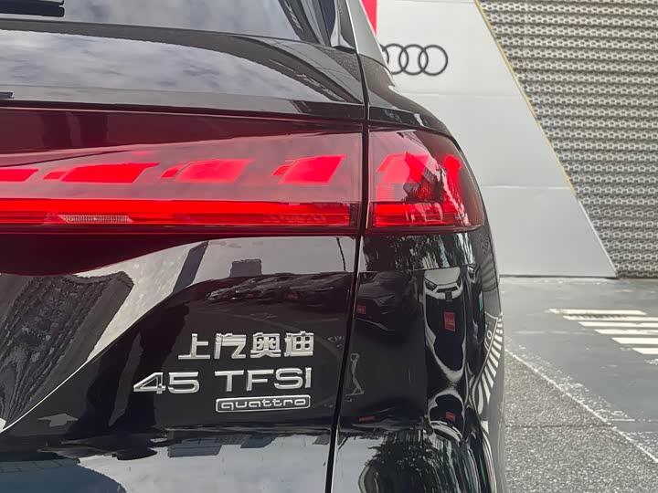 Фото 6 - Audi Q6