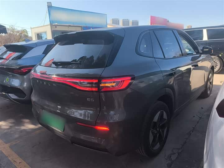 Фото 7 - Geely Galaxy E5