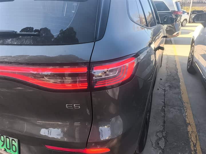 Фото 8 - Geely Galaxy E5