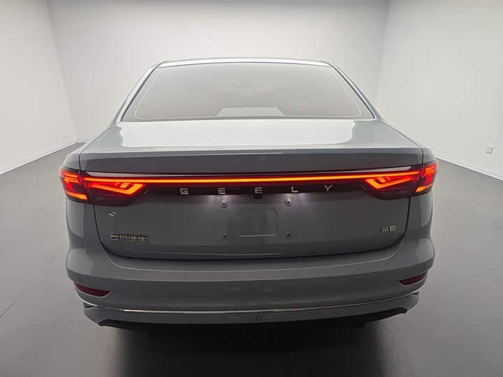 Фото 6 - Geely Emgrand