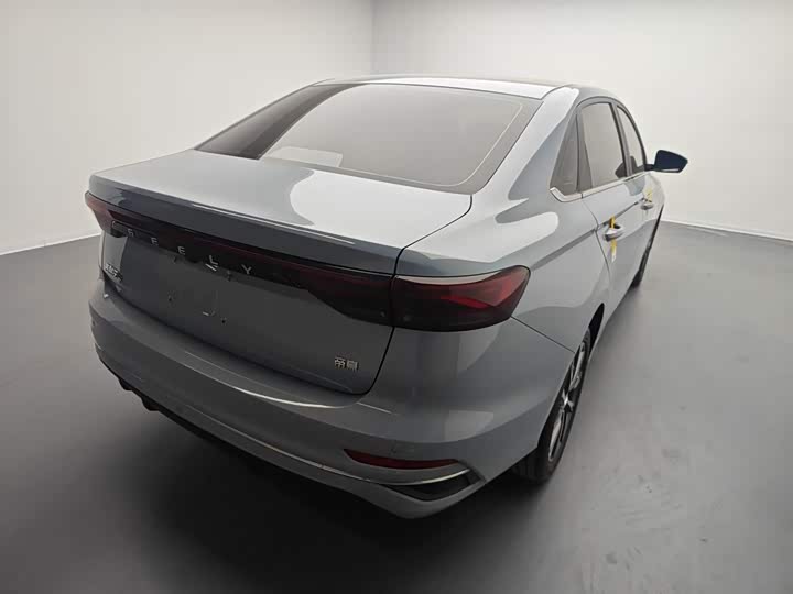 Фото 7 - Geely Emgrand