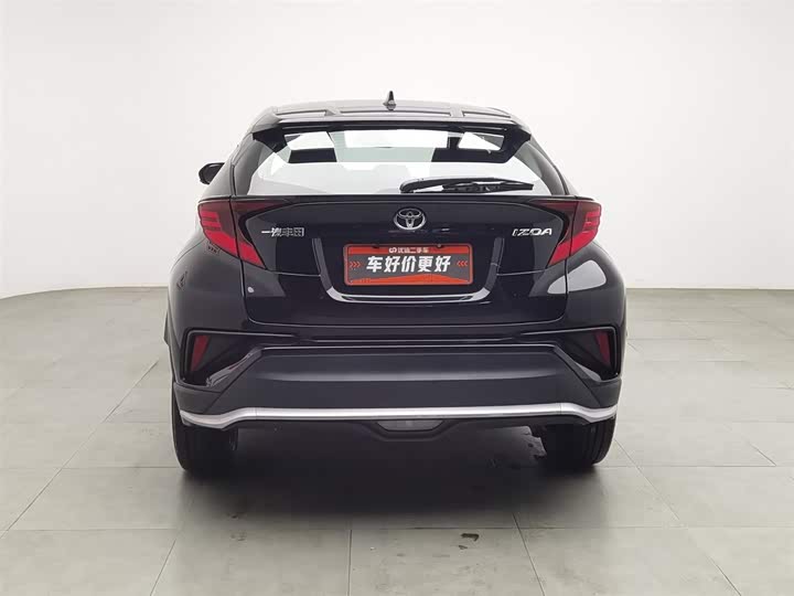 Фото 4 - Toyota Izoa