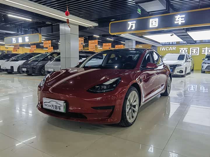 Фото 2 - Tesla Model 3
