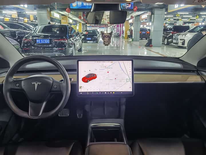 Фото 6 - Tesla Model 3