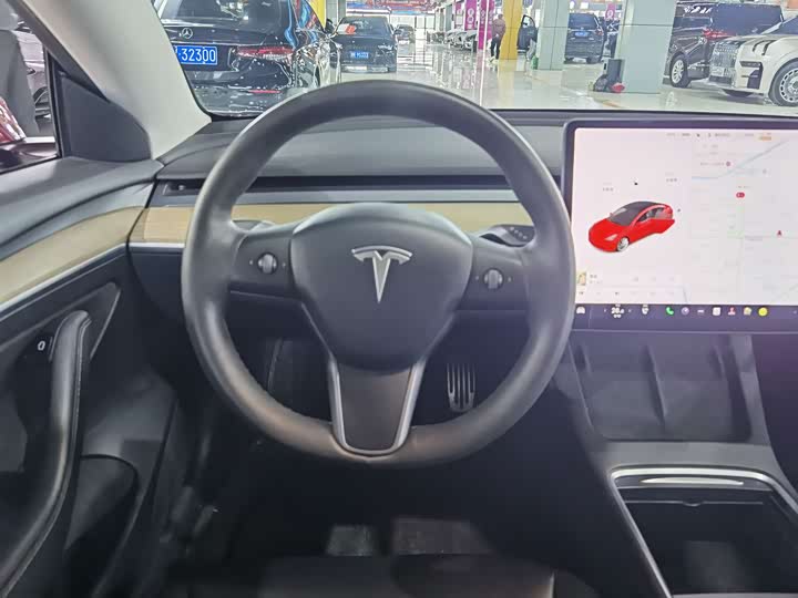 Фото 7 - Tesla Model 3