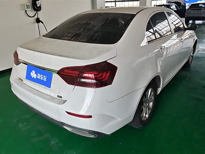 Фото 3 - Geely Emgrand