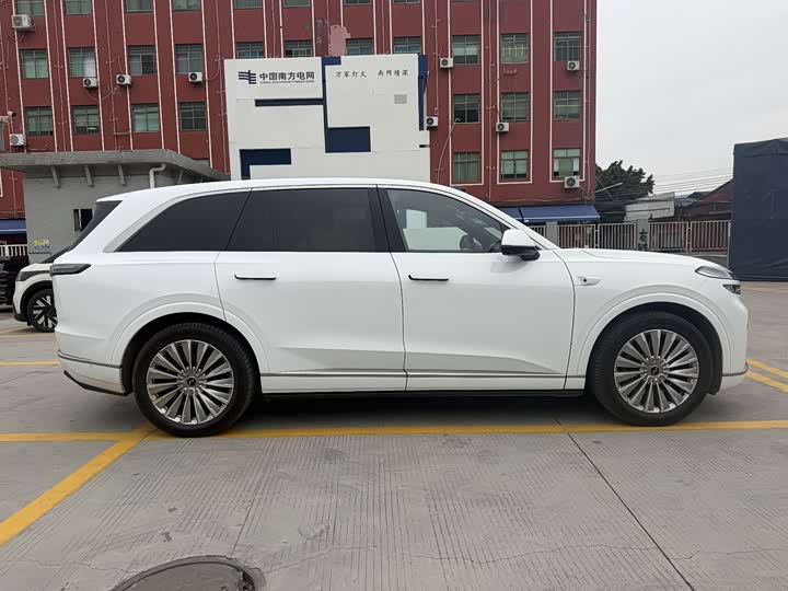 Фото 5 - Nio Onvo L90