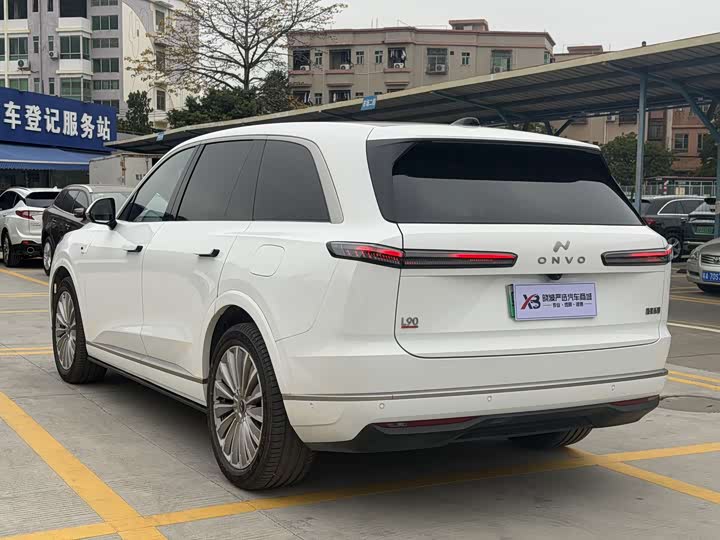 Фото 7 - Nio Onvo L90