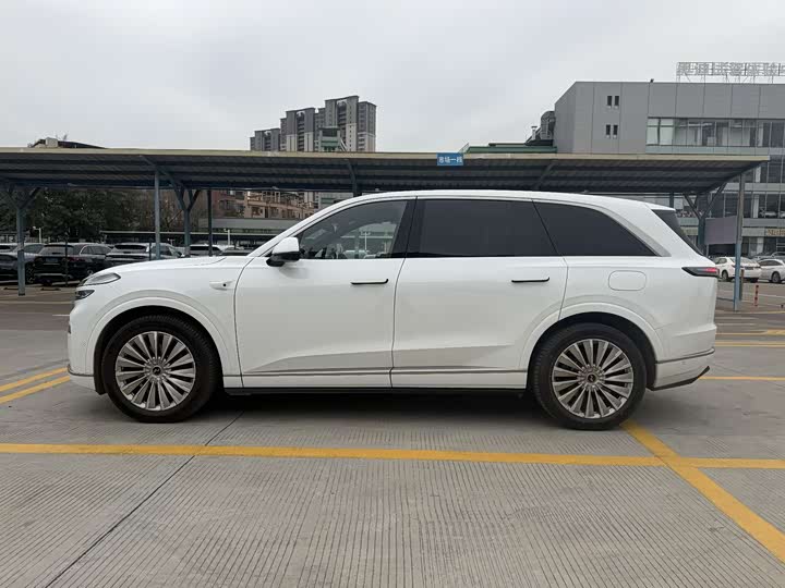 Фото 8 - Nio Onvo L90