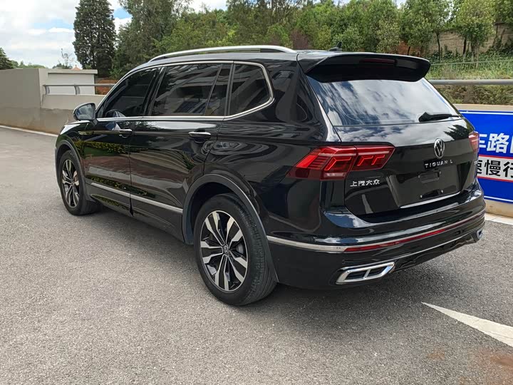 Фото 3 - Volkswagen Tiguan L Pro