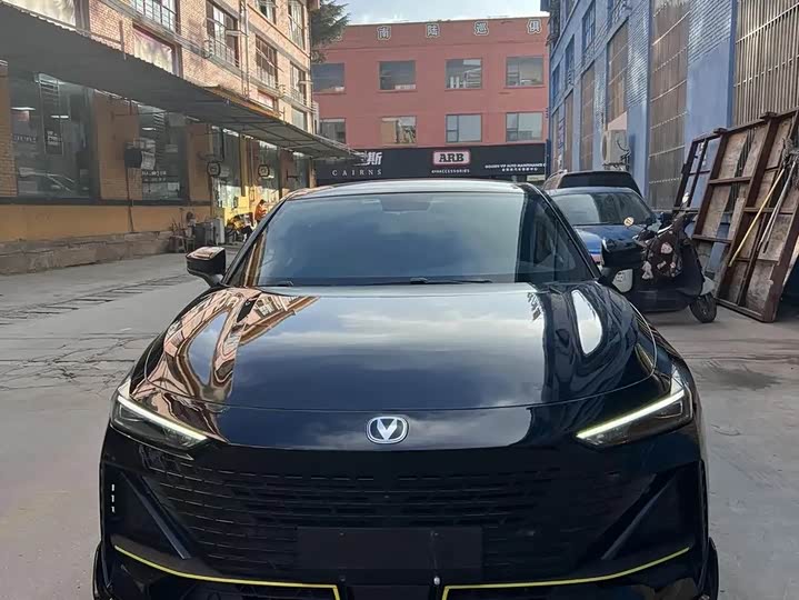 Фото 2 - Changan UNI-V