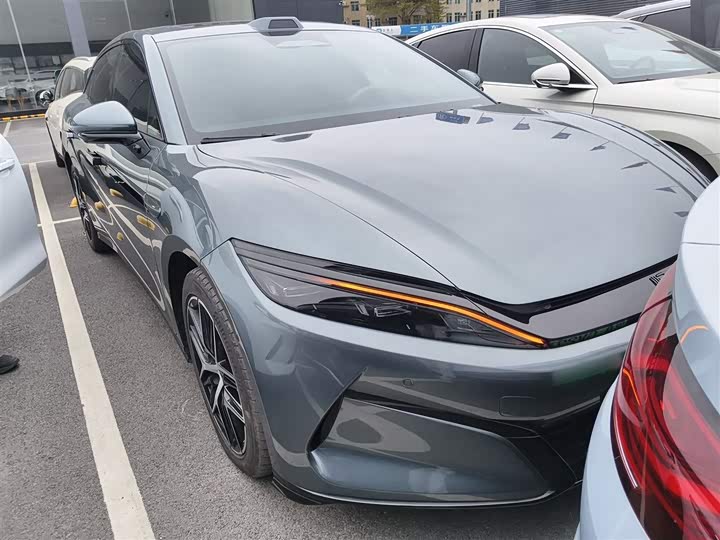 Фото 4 - BYD Han L