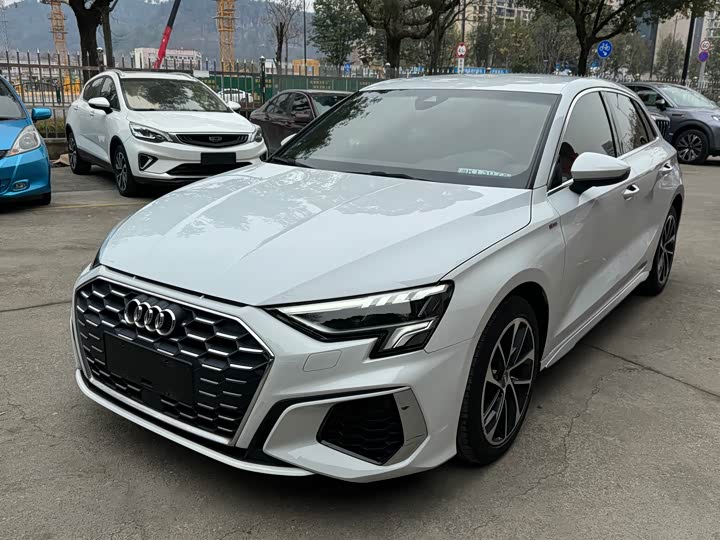 Фото 1 - Audi A3