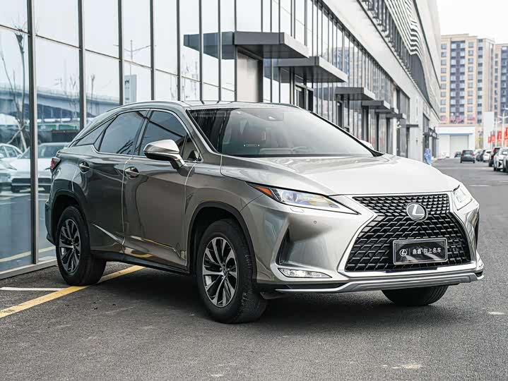 Фото 3 - Lexus RX