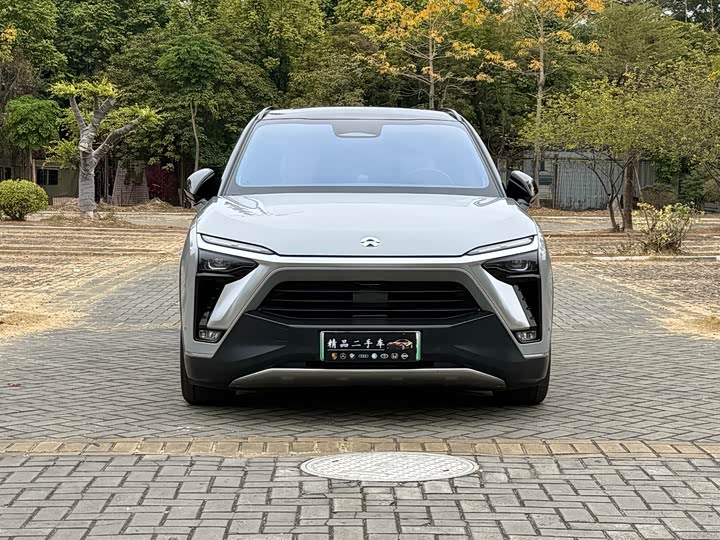 Фото 2 - Nio ES8