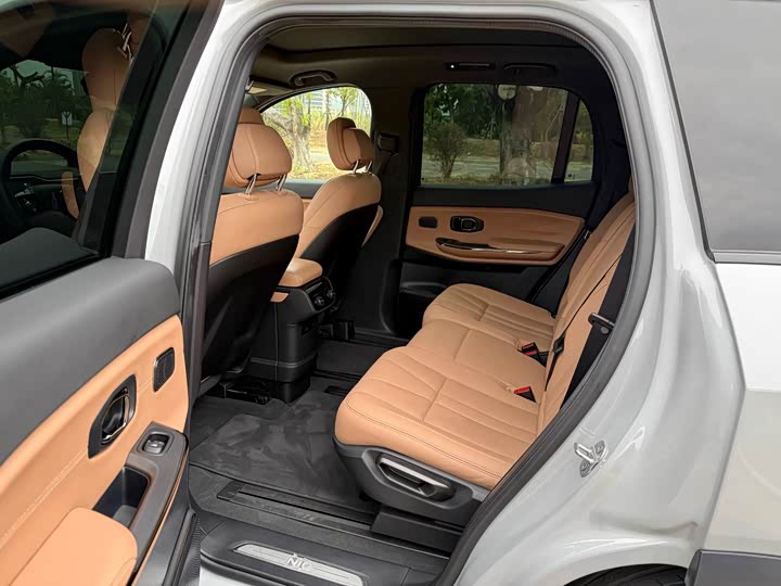 Фото 5 - Nio ES8