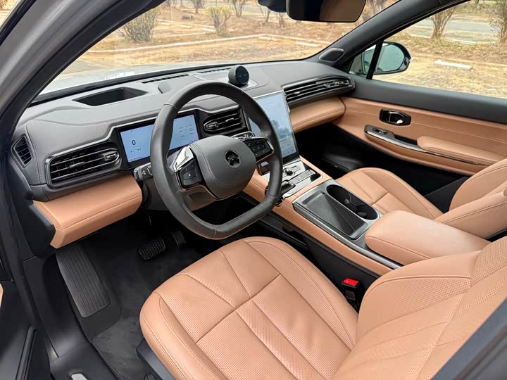 Фото 6 - Nio ES8