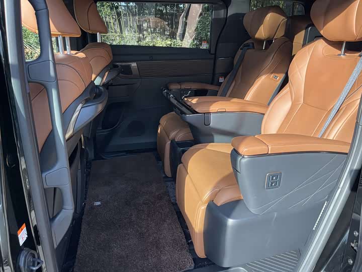 Фото 6 - Toyota Vellfire