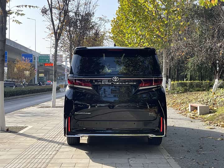 Фото 8 - Toyota Vellfire