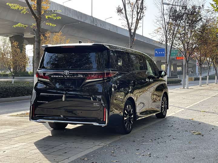 Фото 9 - Toyota Vellfire