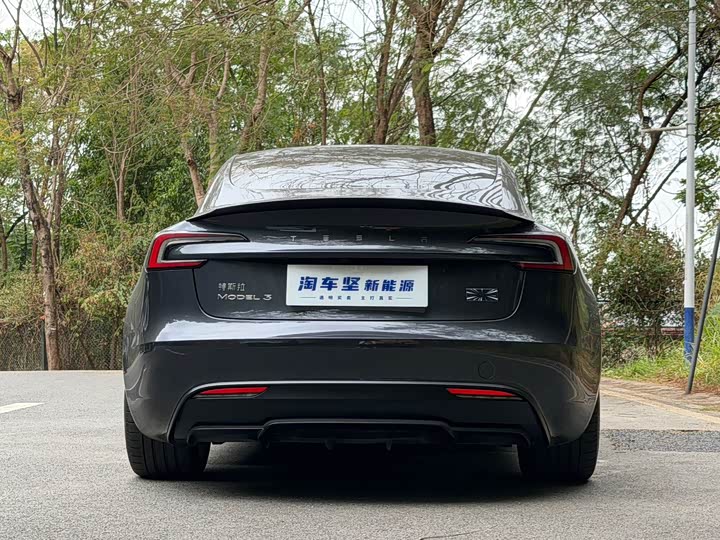 Фото 5 - Tesla Model 3
