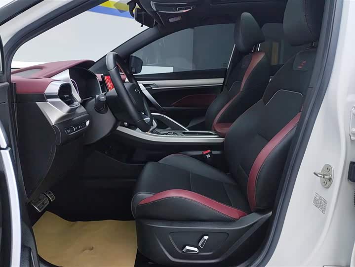 Фото 9 - Geely Coolray