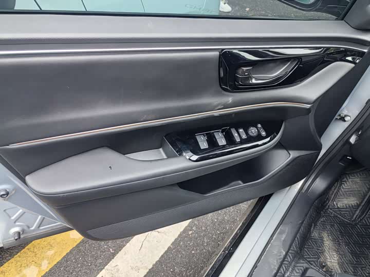 Фото 5 - Honda e:NP2