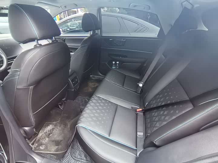 Фото 9 - Honda e:NP2