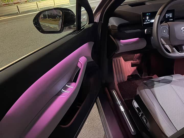 Фото 2 - Nio EC6