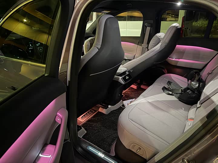 Фото 4 - Nio EC6