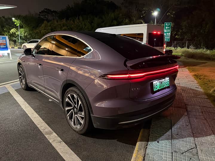 Фото 6 - Nio EC6