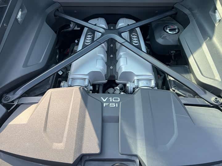 Фото 8 - Audi R8