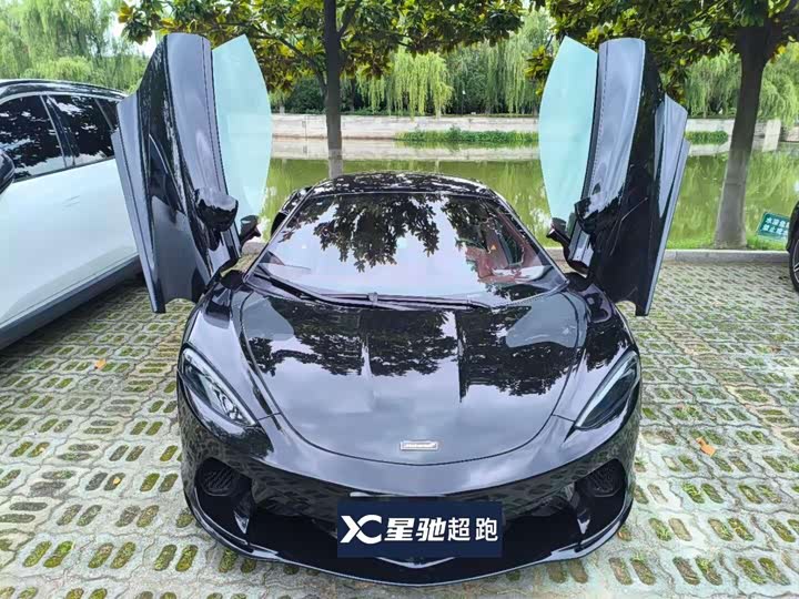 Фото 2 - McLaren GT