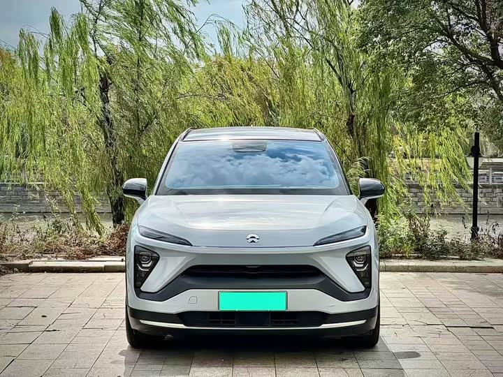 Фото 2 - Nio ES6