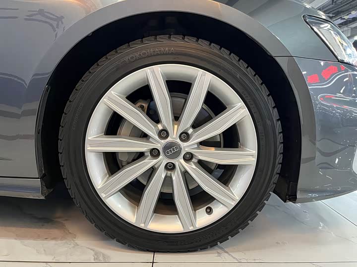 Фото 7 - Audi A6L