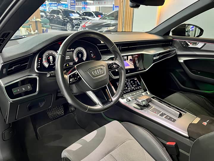 Фото 8 - Audi A6L