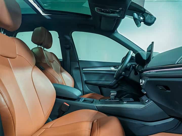 Фото 8 - Audi Q5L