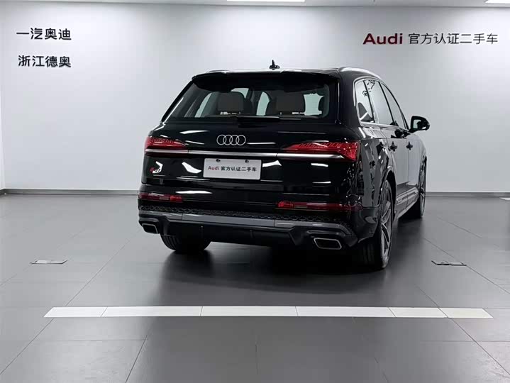 Фото 4 - Audi Q7