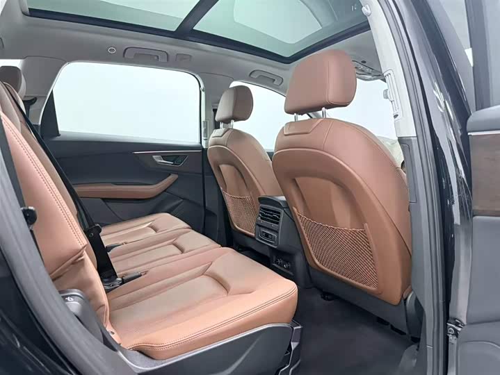 Фото 7 - Audi Q7