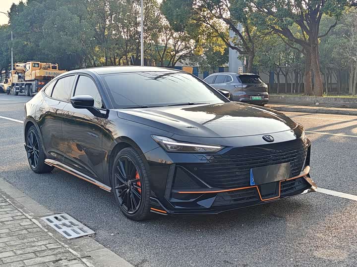 Фото 3 - Changan UNI-V