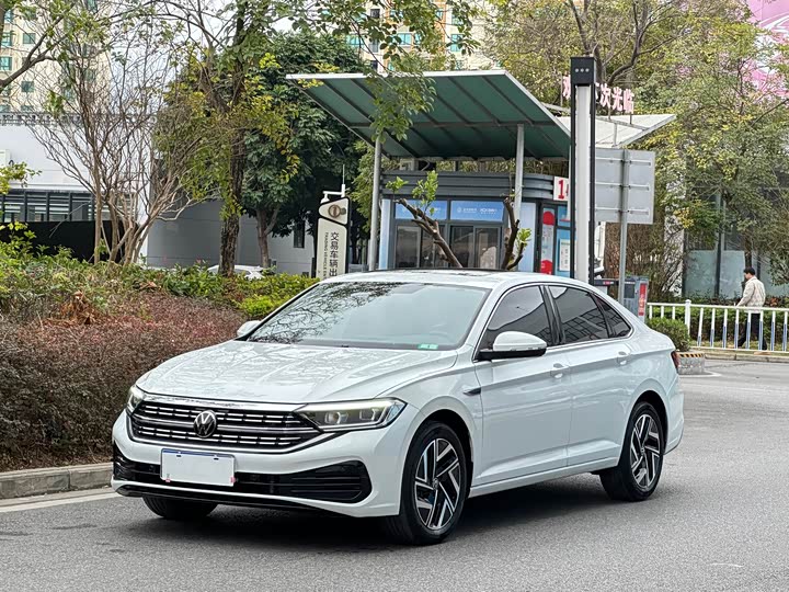 Фото 1 - Volkswagen Sagitar L