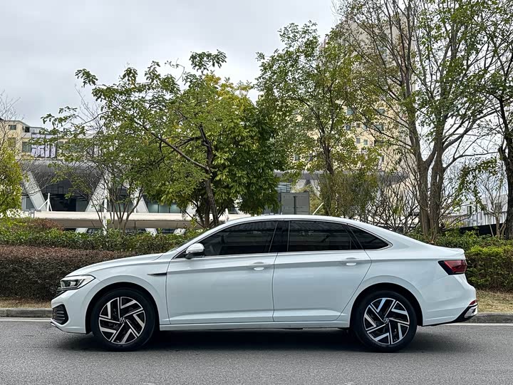 Фото 4 - Volkswagen Sagitar L