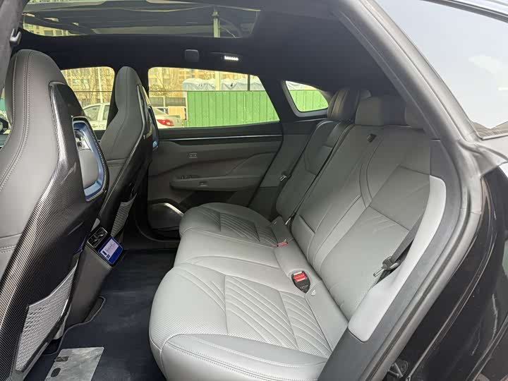 Фото 5 - Zeekr 001