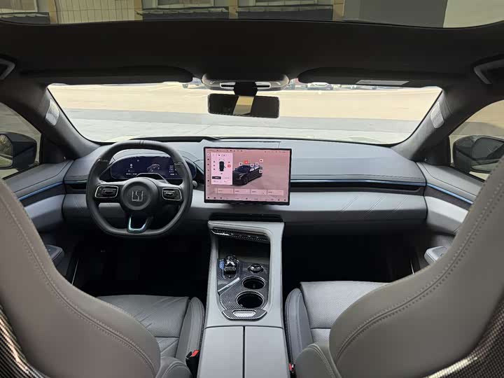 Фото 7 - Zeekr 001