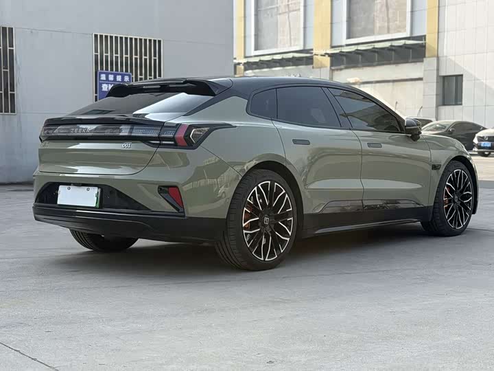 Фото 8 - Zeekr 001