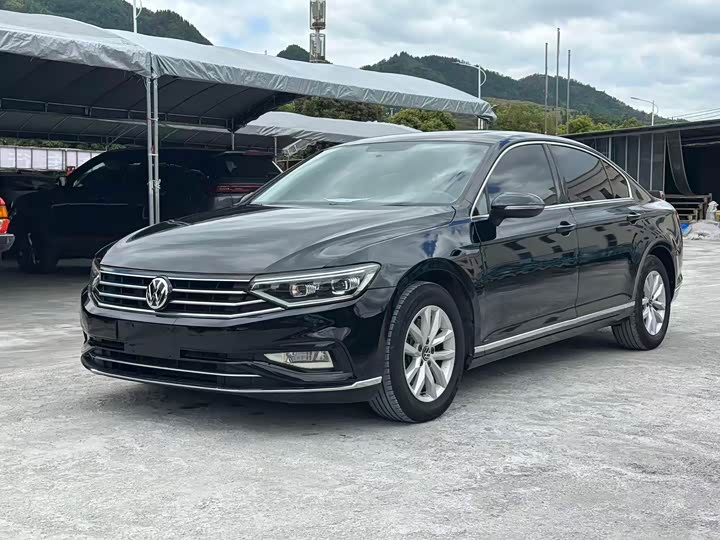 Фото 1 - Volkswagen Magotan