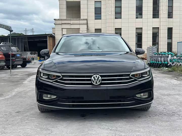 Фото 2 - Volkswagen Magotan