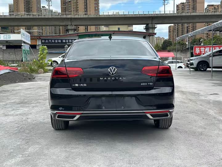 Фото 5 - Volkswagen Magotan