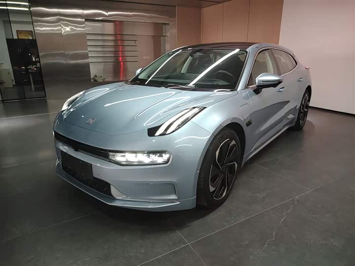 Фото 2 - Zeekr 001